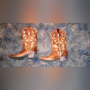Women's Ariat cowgirl boots